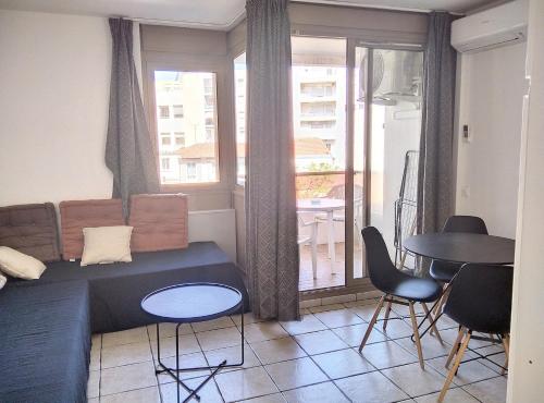 Studio with Garden View