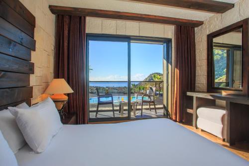 Manaspark Deluxe Hotel Room Type - Deluxe Double Room