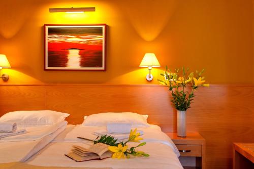 Hotel Saudade - image 11