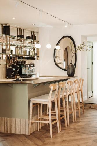 Adam Suites Hotel – Amsterdam, NY