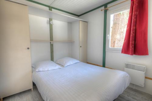 2 bedrooms, 3 beds
