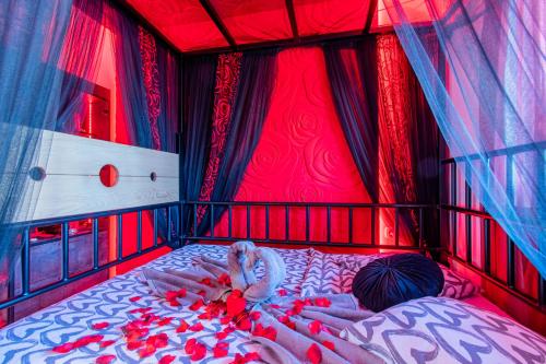 Jacuzzi - Love - BDSM - Extra Luxury - EV chargger - Valentine's Day - Red Room - Flexible SelfCheckIns 28, Záhřeb (fotografie 9)