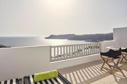 Stylish Myconian Villa Seaview Guest Room A 1 Bedroom Beautiful Sea View Private Balcony Elia Beach
