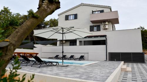 Villa Pinia with pool, Zadar - Location, gîte - Grgomičić