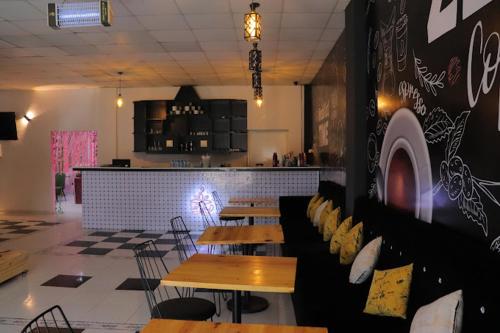 ผับ/เลาจน์, Andalucia Hotel near สนามบินนานาชาตินวกชอต-อูมตุนซี