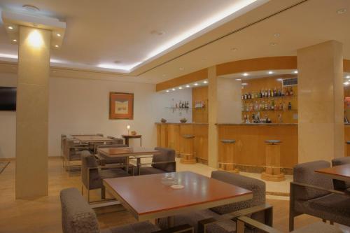 SANA Reno Hotel - image 12