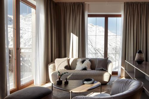 Suite with Mountain View