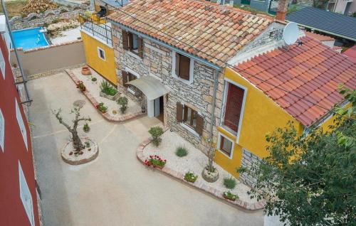  Holiday Home Mandula, Pension in Brtonigla