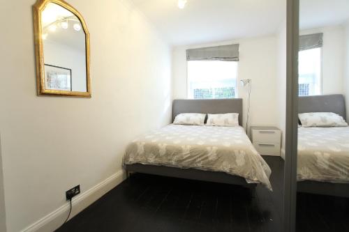 Walk to Notting Hill /Paddington 1 B/R with patio - image 13