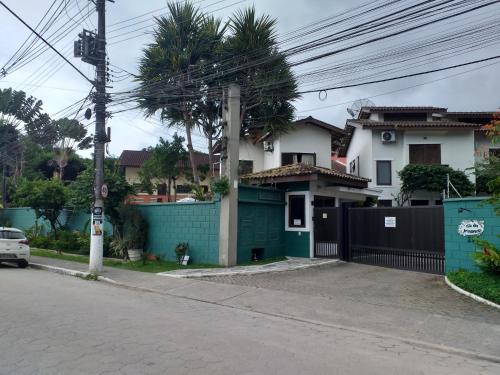 Casa em Juquehy, condomínio com piscina, área verde a 700 m da praia – khách sạn tại Juquei