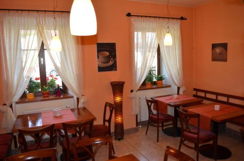 ห้องอาหาร, Hotel u Kapra in ลาซเน เบโลราด