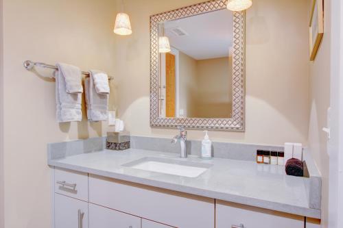 The Charleston Chestnut Mansion The Charleston Chestnut Mansion