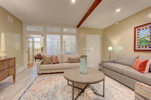 The Charleston Chestnut Mansion The Charleston Chestnut Mansion