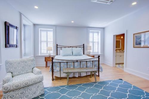 The Charleston Chestnut Mansion The Charleston Chestnut Mansion