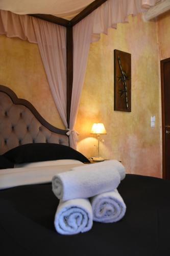 Deluxe Suite image 6