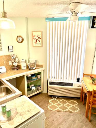 Sandy Feet Retreat - At Symphony Beach Club in Ormond Beach, USA