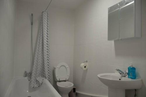 London 4 Bedroom House 4