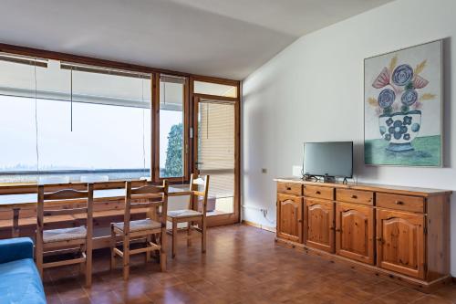 HOST4U - LISA&MAGGIE Pool Apartments with Beautiful View on Lake of Garda - Paitone