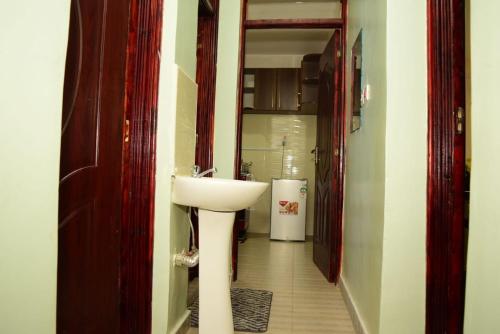 浴室, Lux Suites Naka Apartments Nakuru in 奈庫魯