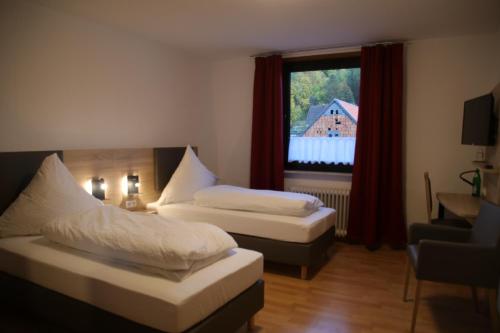 2 twin beds