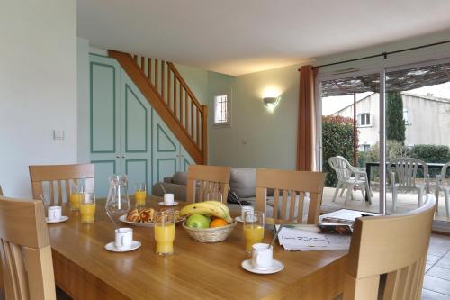 3 bedrooms, 4 beds