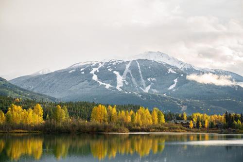 2BR - Multi-Level Townhome with Hot Tub by Harmony Whistler