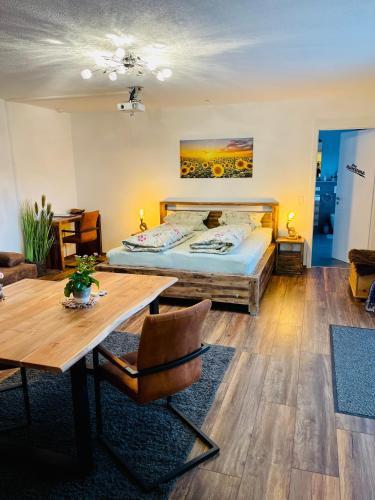 1 king bed, 1 sofa bed