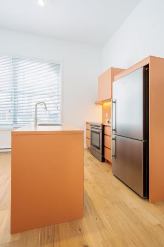 1 Queen-bed apartment - SF100 image 3