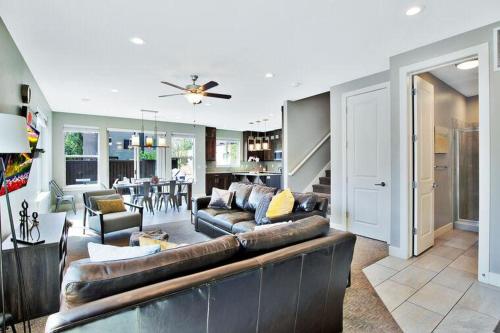 Sleeps 51, Pet Friendly, Townies, Poolside in Moab, USA