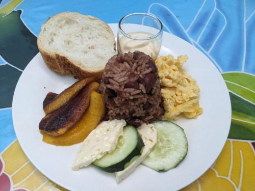 Food and beverages, Guesthouse Casa Lapa2 in Alajuela
