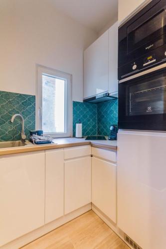 Chain Bridge Studio Apartment - image 5