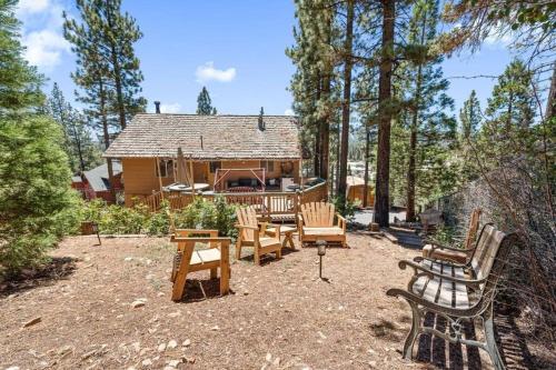Paradise Cabin in Big Bear City, USA