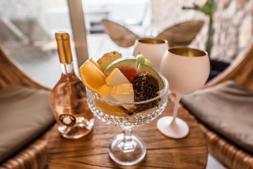 Delfini Beach Hotel & Suites Delfini Beach Hotel & Suites