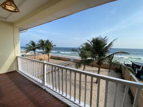 Oceanfront Wavecrest Beach Hotel