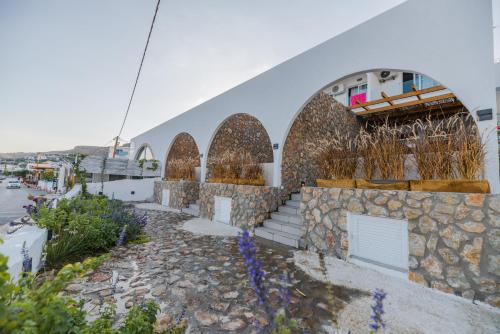 Delfini Beach Hotel & Suites Delfini Beach Hotel & Suites