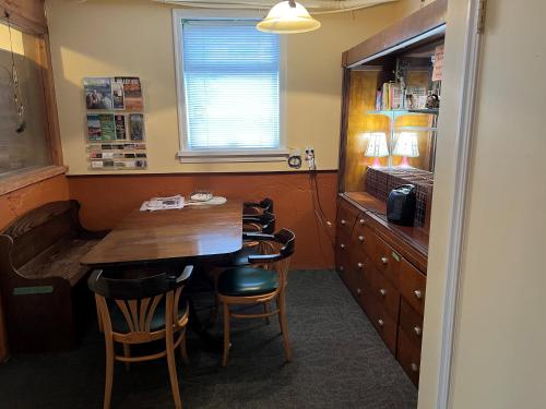 บริการและสิ่งอำนวยความสะดวก, Char's Landing Hostel in พอร์ตอัลเบอร์นี (บริติชโคลัมเบีย)