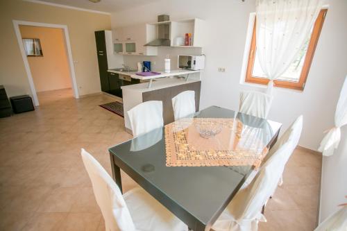Five-Bedroom Holiday Home image 8