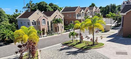 ทัศนียภาพภายนอกโรงแรม, Komfort Getaway Villa at Countrymist in โคโคนัทโกรฟ