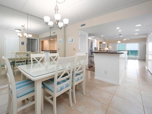 Windjammer 210 2 Bedrooms Sleeps 6 Ocean Front Pool Elevator - image 11