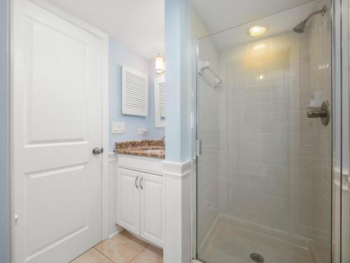 Windjammer 210 2 Bedrooms Sleeps 6 Ocean Front Pool Elevator - image 12