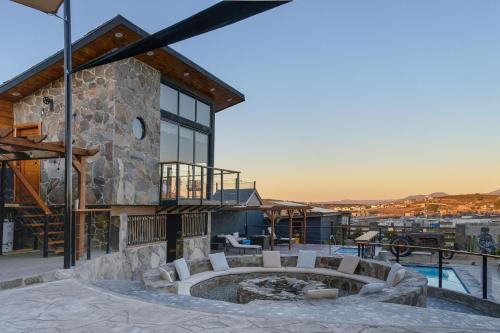 Sirius Valle  in Ensenada