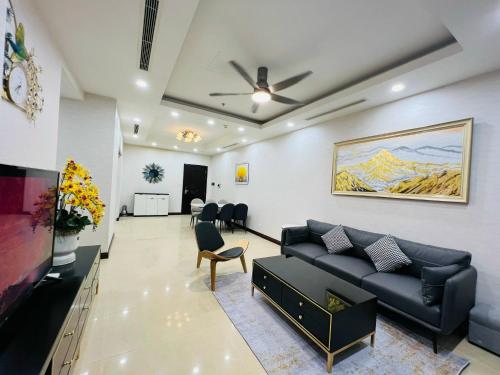 Vinhomes Royal City 72 Nguyen Trai Thanh Xuan  near So Crossroad