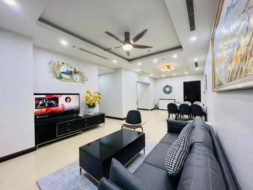 Vinhomes Royal City 72 Nguyen Trai Thanh Xuan  near So Crossroad