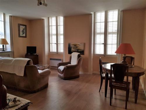 Appartement Aix-les-Bains, 2 pièces, 2 personnes - FR-1-555-83 - Location saisonnière - Aix-les-Bains