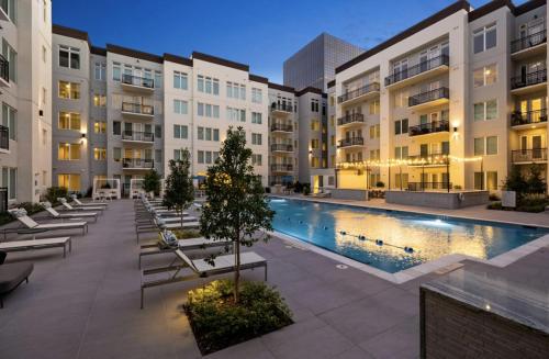 Resort-Style Apartments near The Galleria