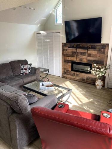 Very Private 3 Bed Home with HEATED Pool Palms and Big Fenced Yard in Myrtle Grove