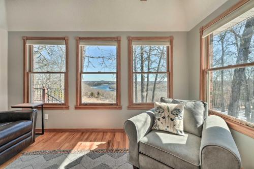 Lake-View Retreat with Fire Pit in Mountain Home! in Mountain Home, USA