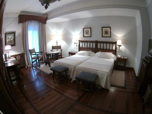 Parador de Santiago - Hostal Reis Catolicos
