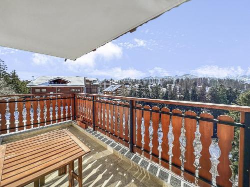 Between slopes and golf facing the Alps – khách sạn tại Crans Montana