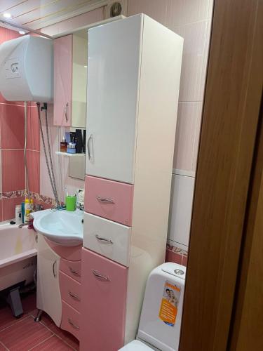 Fürdőszoba, 3х комнатная квартира центр города Костанай (3х комнатная квартира центр города Костанаи) in Kostanay